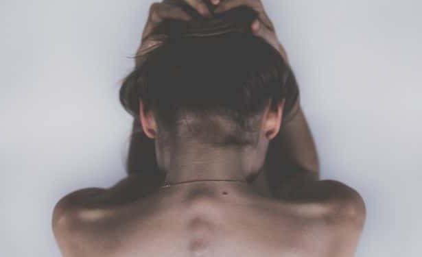 Doğum sonrası saç dökülmesi neden olur